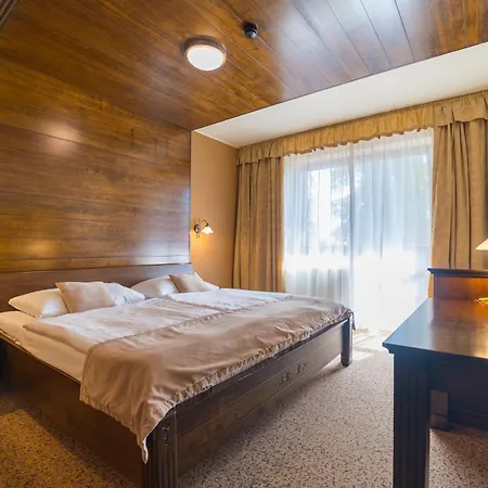 ホテル Aplend Wellness Borovica Štrbské Pleso