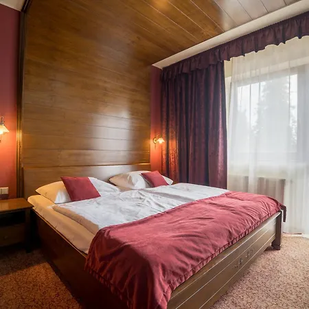 Aplend Wellness Borovica ホテル