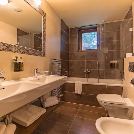 Aplend Wellness Borovica ホテル Štrbské Pleso