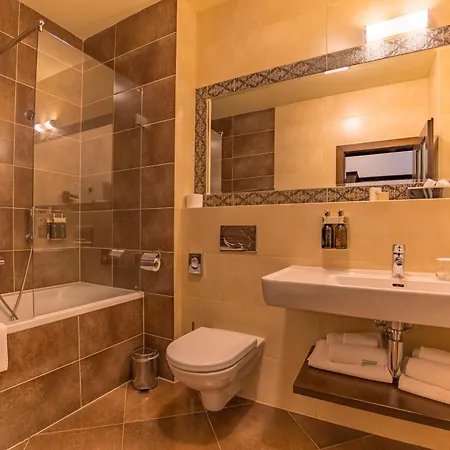 ホテル Aplend Wellness Borovica Štrbské Pleso