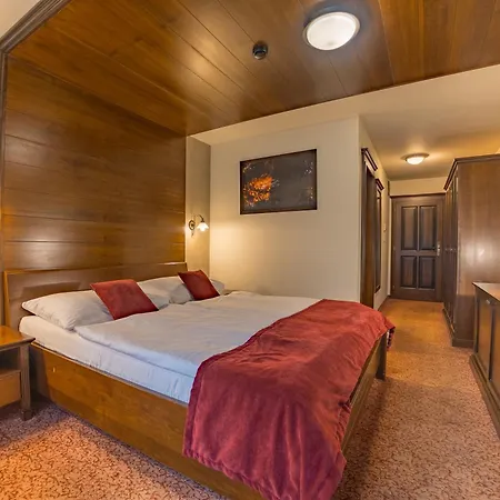 Aplend Wellness Borovica ホテル 4*