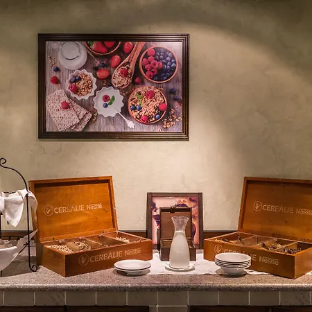 Aplend Wellness Borovica ホテル