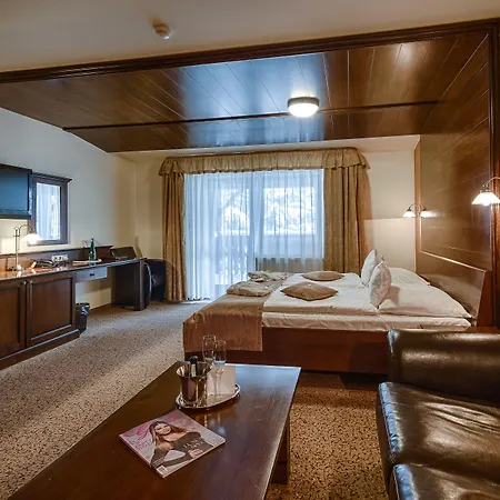 Aplend Wellness Borovica ホテル Štrbské Pleso