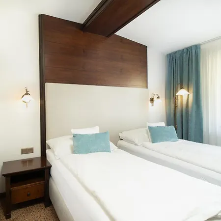 Szálloda Aplend Wellness Borovica 4*