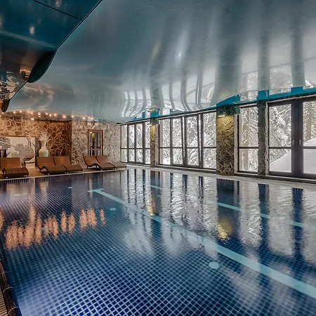 Aplend Wellness Borovica ホテル 4*